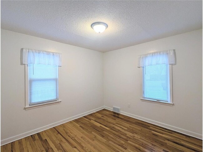 Building Photo - 1618 Beech St