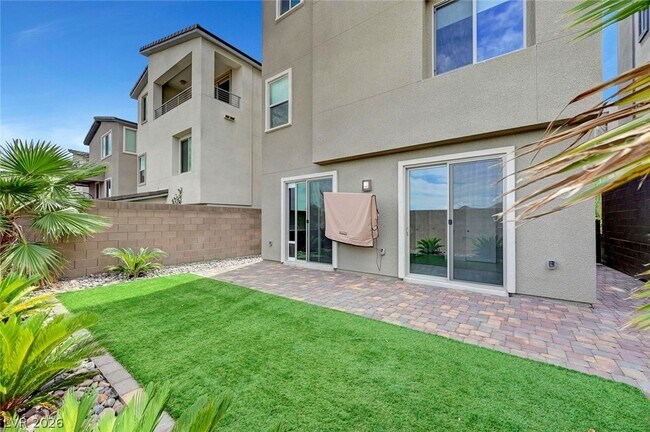 Building Photo - 11580 Midnight Melody Ave