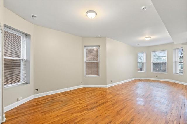 Building Photo - 2 bedroom in Chicago IL 60649