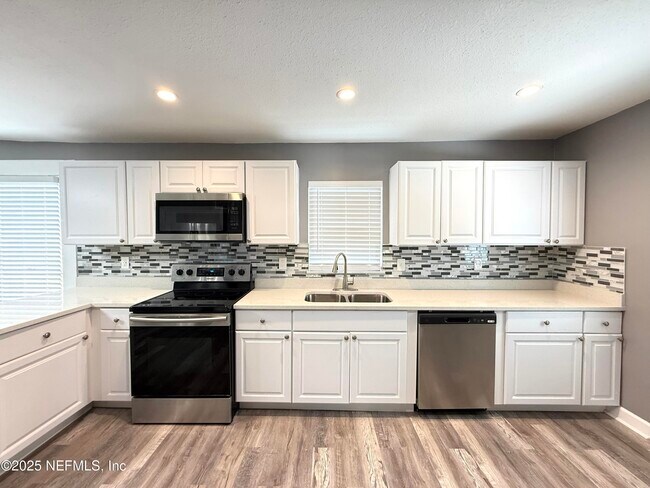 Building Photo - 5336 Cruz Rd