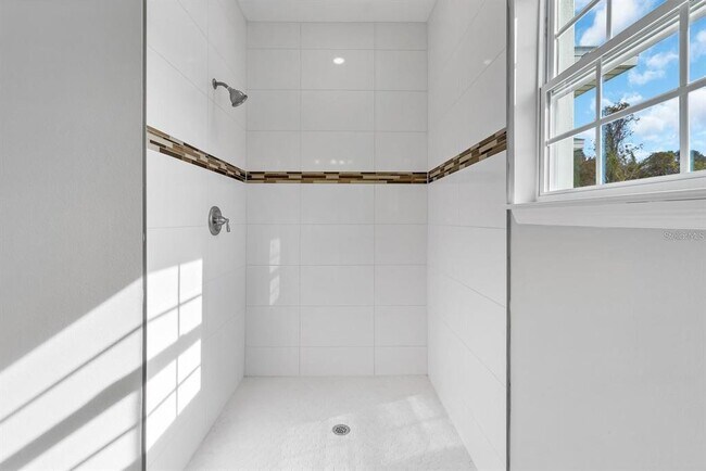 Building Photo - 11570 N Kenlake Cir