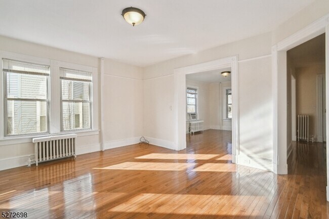 Building Photo - 22 Kent Pl Blvd