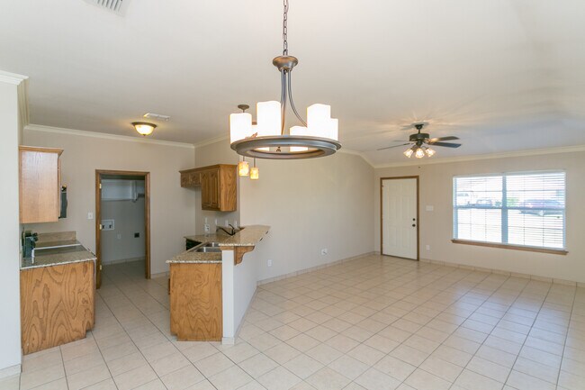 Building Photo - 16111 Rolling Meadows Dr
