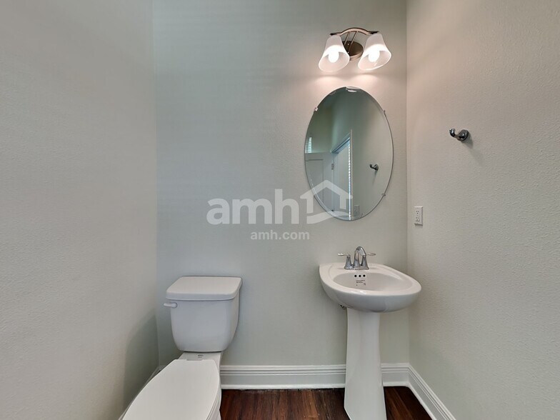 Building Photo - 20554 Calla Lily Dr