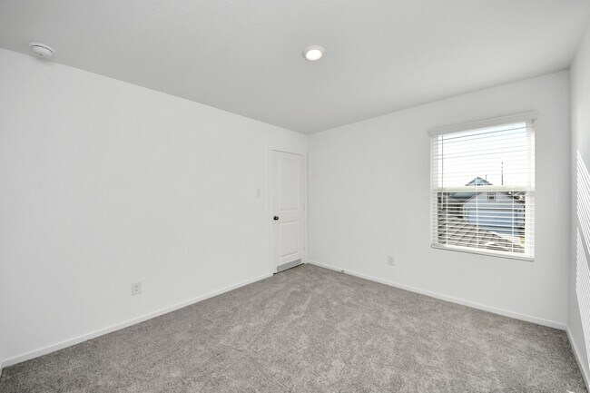 Building Photo - 5846 Majestic Sky Dr