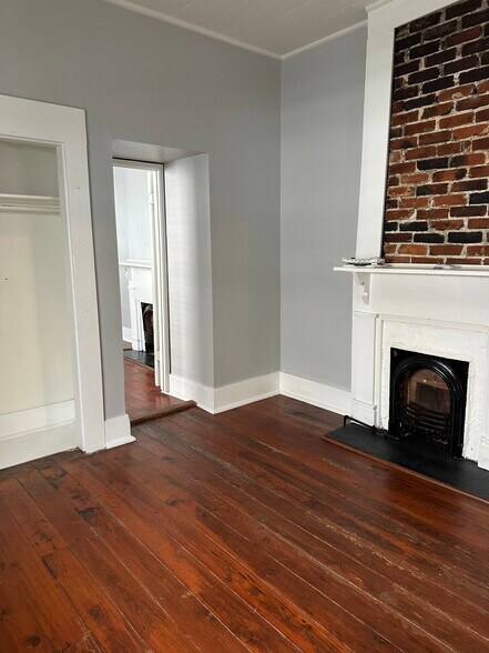 Building Photo - 7326 Freret St