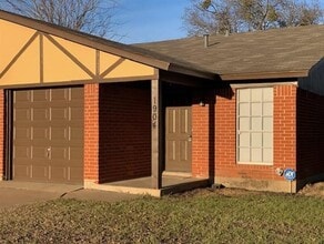 Building Photo - 1904 Starling Ct