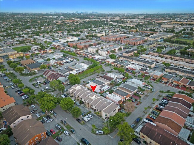 Building Photo - 1758 W 58th St