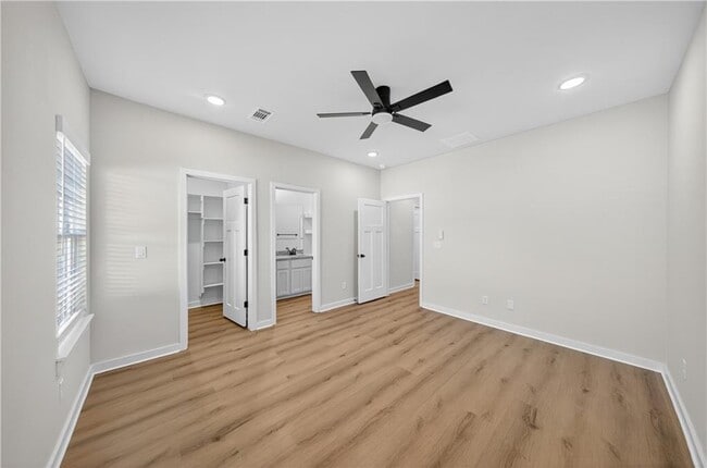 Building Photo - 603 Cosmos St