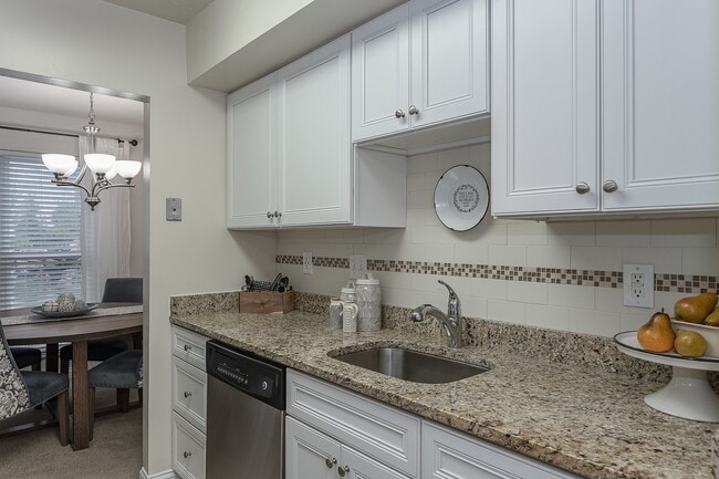 Building Photo - Harpers Point Apartments*