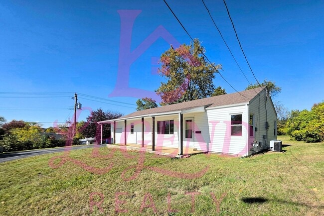 Building Photo - Charming 3-Bedroom with Huge Yard & Covered Patio