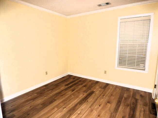 Building Photo - 2244 Lake Hill Ct