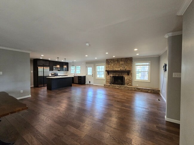 Building Photo - 3456 Regiment Dr