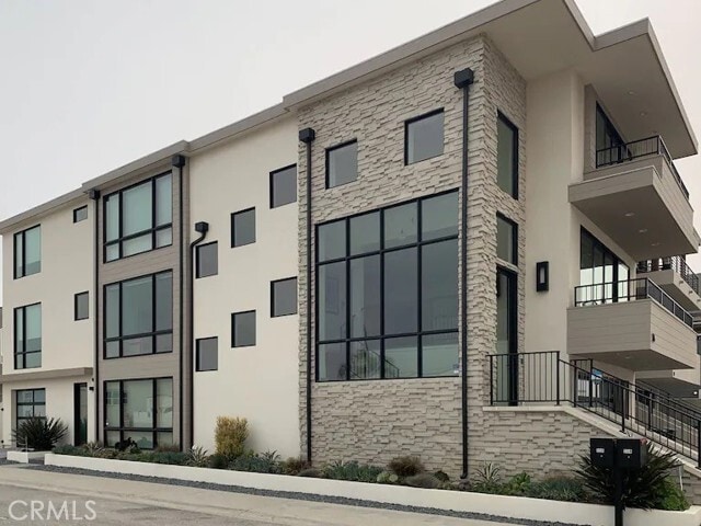 Building Photo - 116 W Channel Islands Blvd