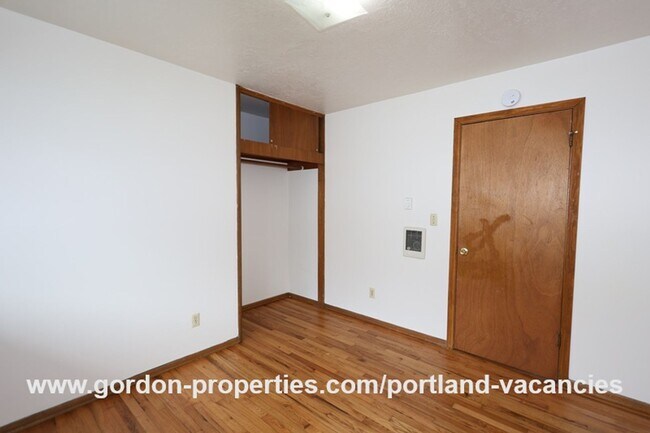 Building Photo - NE 65th Ave - North Tabor single level 1 bedroom apartment
