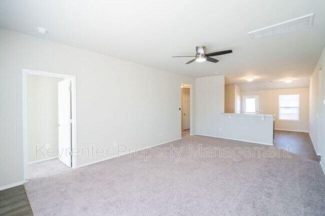 Building Photo - 1317 S Silver Dr