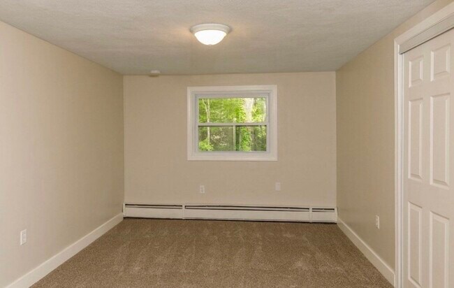 Building Photo - 285 Willard St