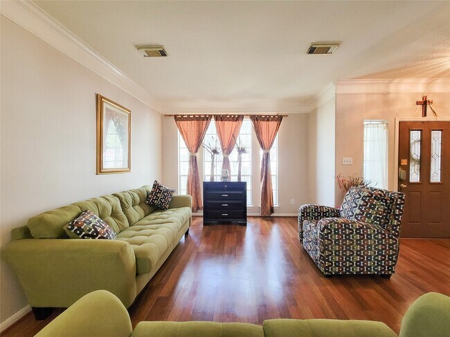 Building Photo - 8002 Weeping Willow Pl