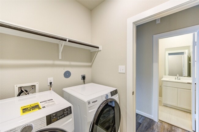 Building Photo - 6219 Lost Rdg Ln