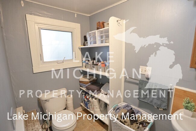 Building Photo - 744 Lake Michigan Dr NW