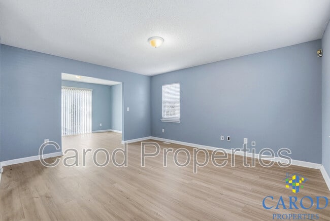 Building Photo - 2713 Daffodil Dr