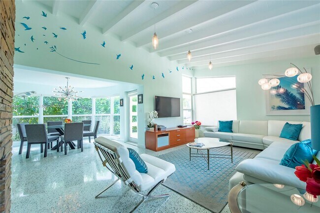 Building Photo - 3327 NE 15th Ct