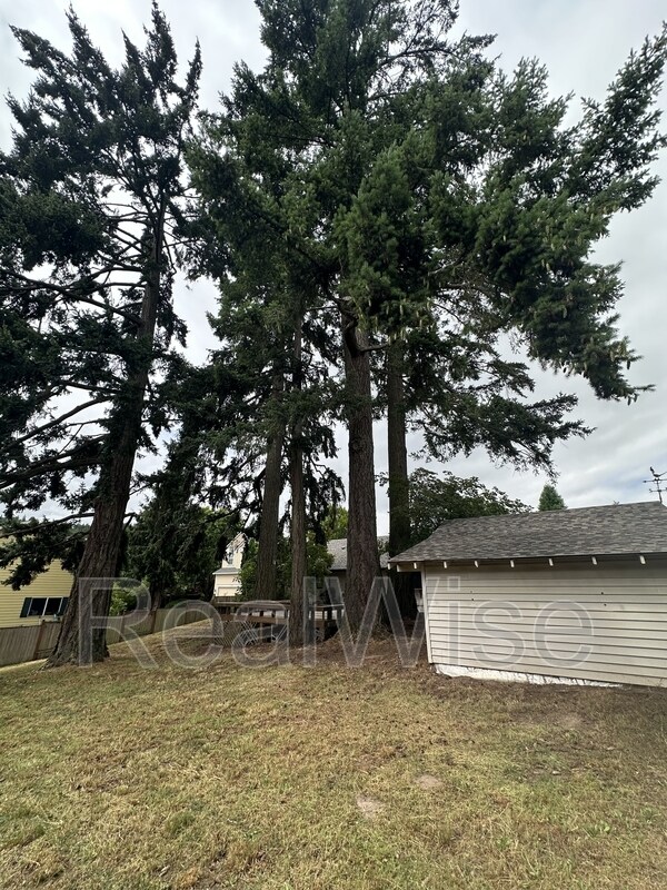 Building Photo - 7730 SW Eaker Pl