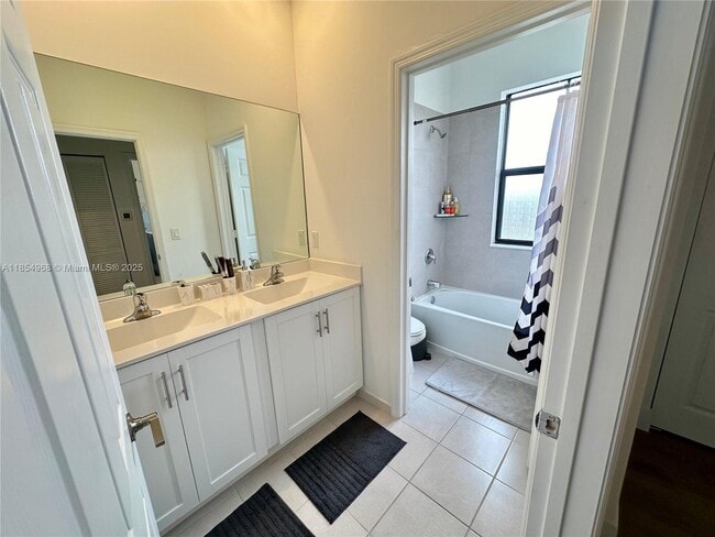 Building Photo - 3449 W 110th St