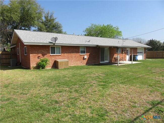 Building Photo - 1339 Mockingbird Ln