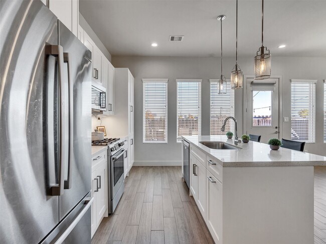 Building Photo - 5702 Rucio Ln