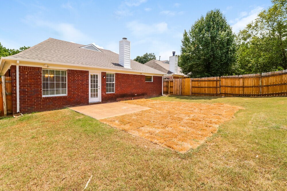 Building Photo - 1123 Dove Hollow Cir W