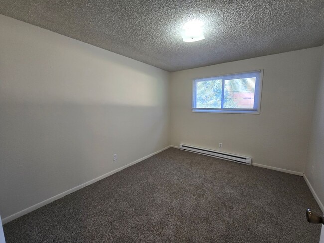 Building Photo - 10005