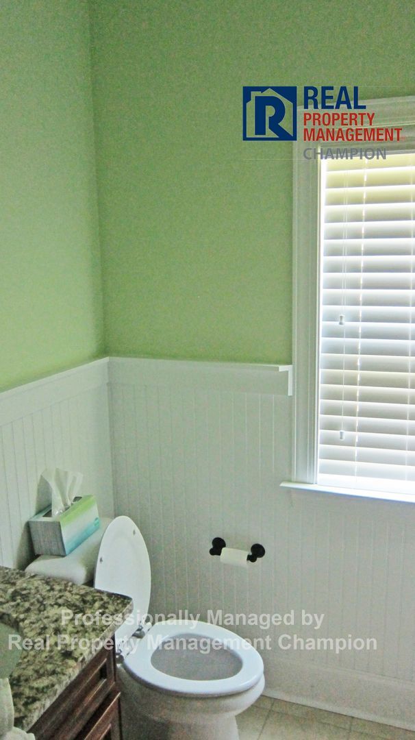 Building Photo - Custom Executive Home with Community Water...
