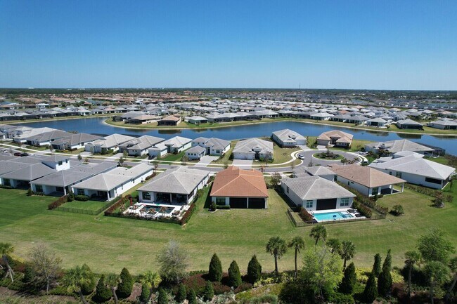 Building Photo - 9204 SW Arco Wy