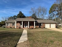 Building Photo - Beautifully Updated Home for Rent in the Heart of Arab, AL