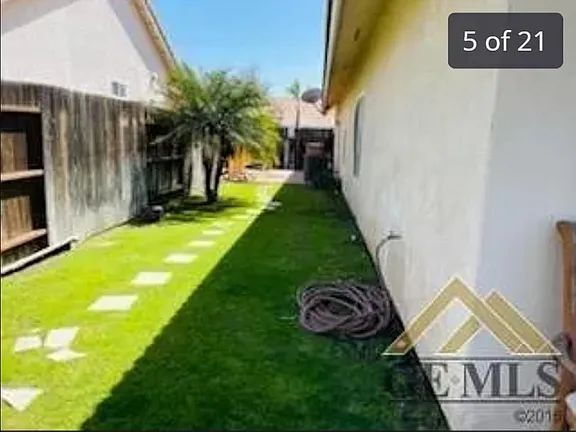 Building Photo - Location, location, location! This charming home is located in the much desired Northwest area of...