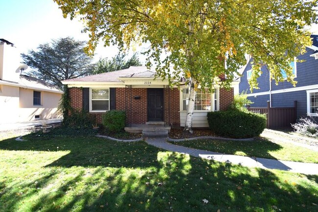 Primary Photo - 2154 E Emerson Ave