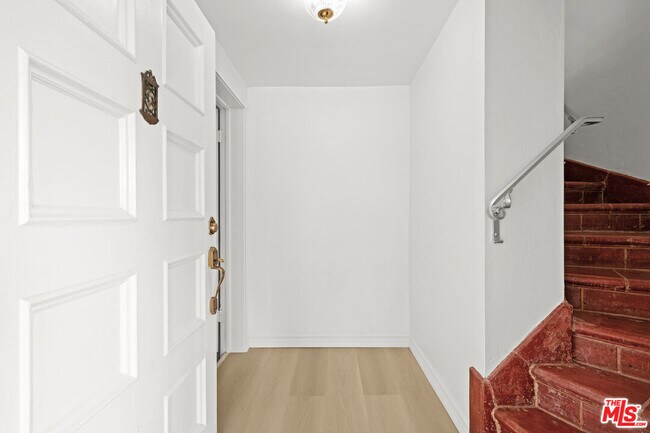 Building Photo - 3715 Homeland Dr