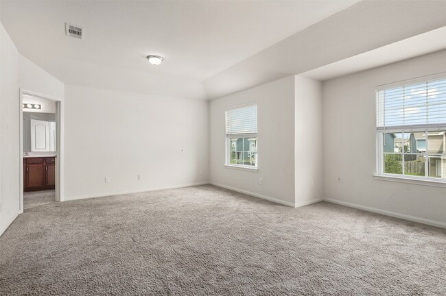 Building Photo - 5546 Rainbow Rd.