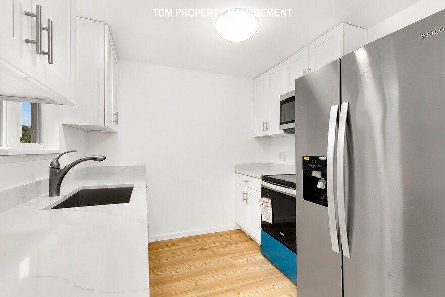 Building Photo - 4806 S 179th St