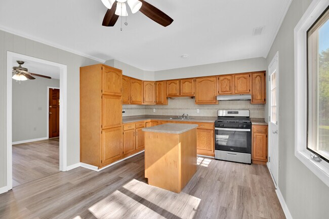 Building Photo - 4329 Whitehall Ln