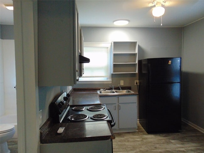Building Photo - 5113 Avenue O 1/2