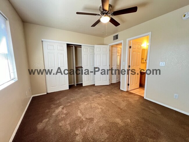 Building Photo - **Gated!!**Two Bedroom Townhome**MOVE -IN ...