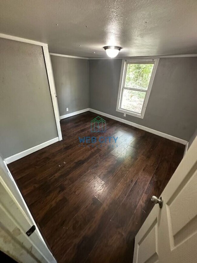 Building Photo - 15391 Flud Rd