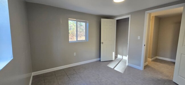 Building Photo - 20661 Monrovia Rd