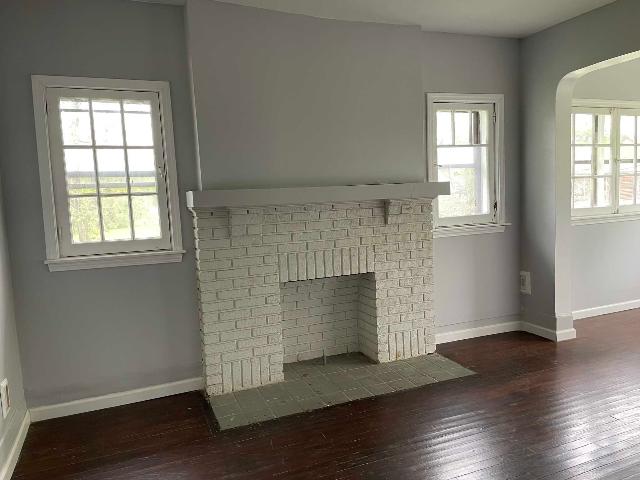 Building Photo - 300 Oxford Ave