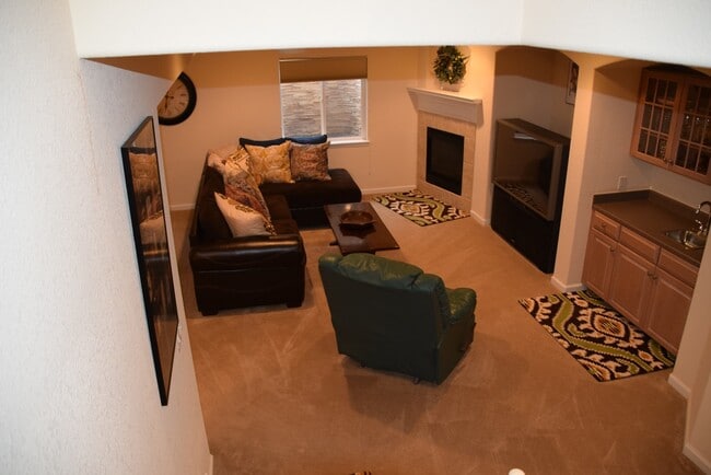Building Photo - 9805 S Iris Ct