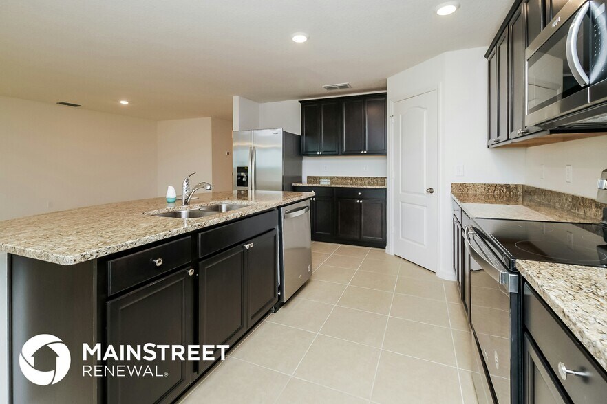 Building Photo - 35648 Rose Moss Ave