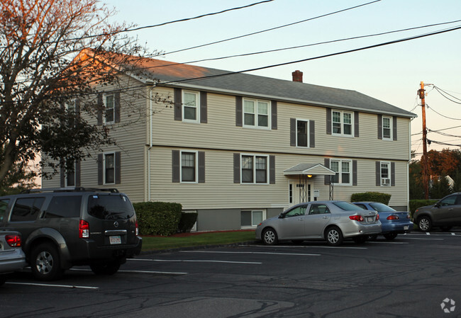 Primary Photo - River Drive Apartments