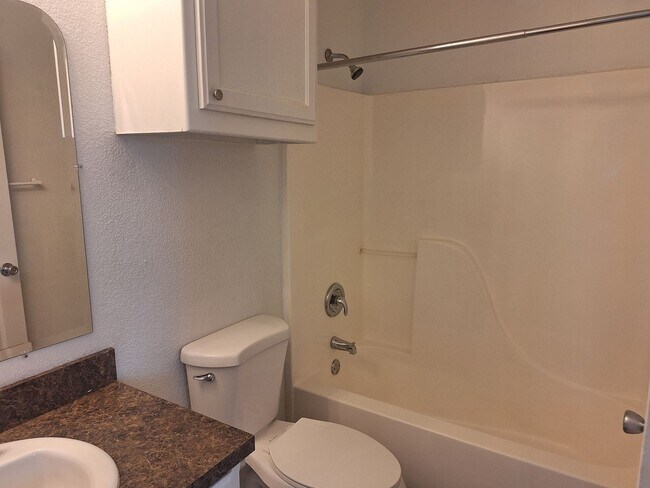 Building Photo - 2621 Lee Ave